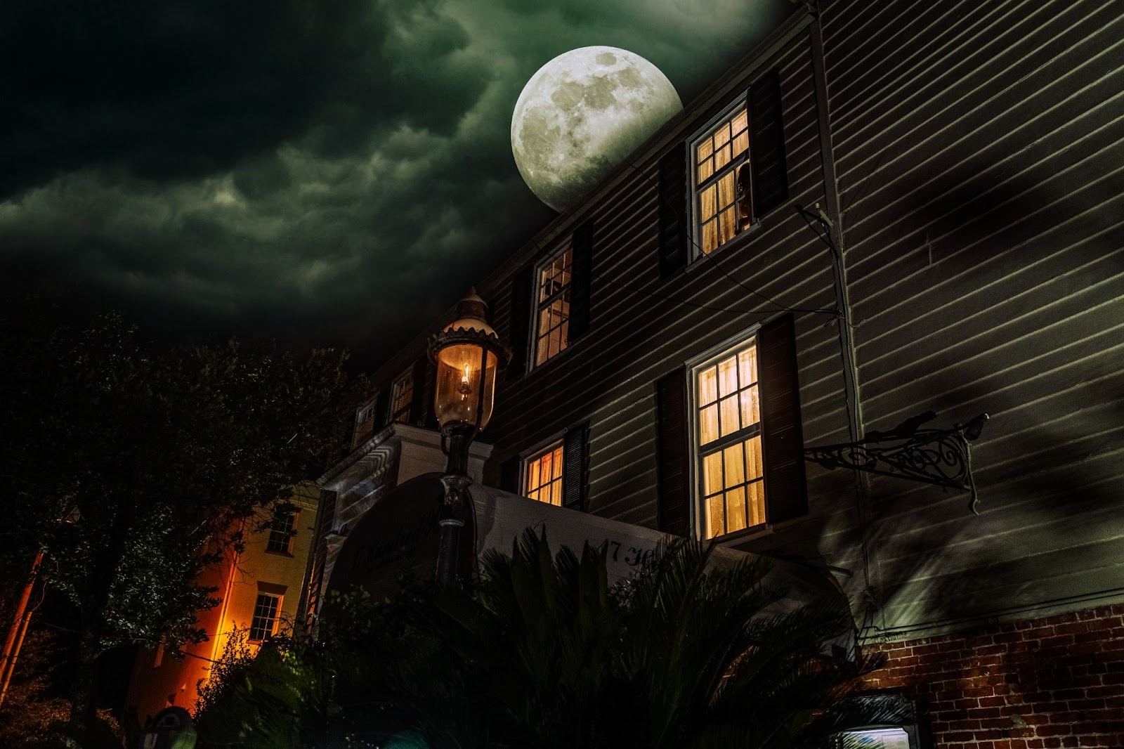 Most Haunted Cities in the U.S. To Take a Ghost Tour